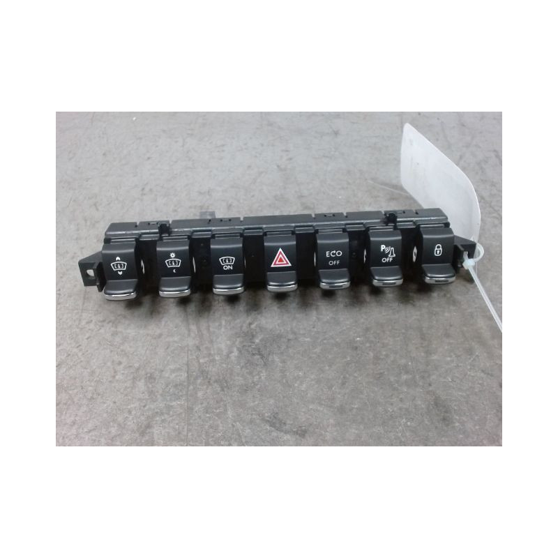 BOUTON DE WARNING PEUGEOT 3008