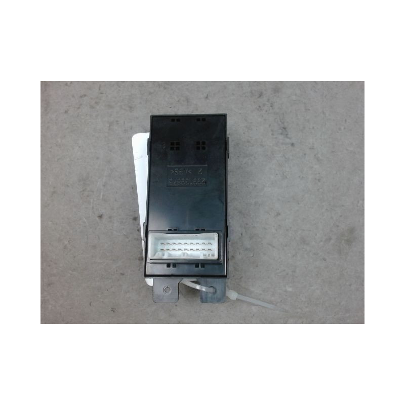 COMMANDE LEVE-GLACE PORTE AVG HYUNDAI I20