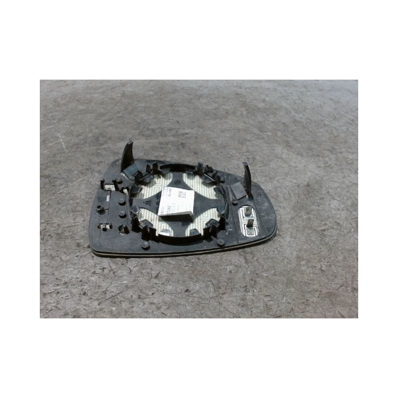 GLACE RETROVISEUR EXT G AUDI A1