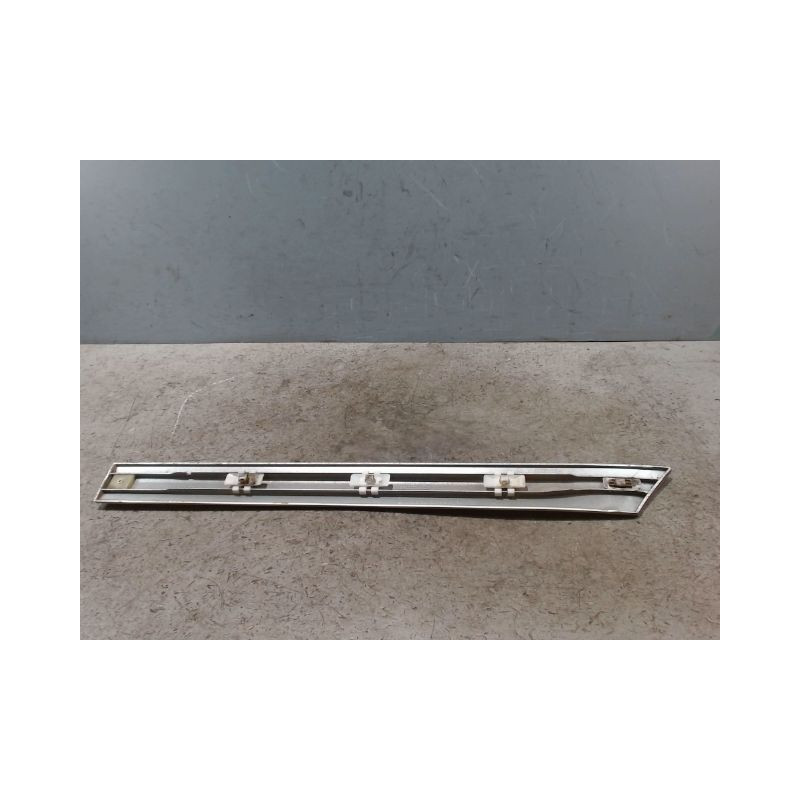 PROTECTION PORTE ARRIERE DROIT MERCEDES CLASSE C 2000-