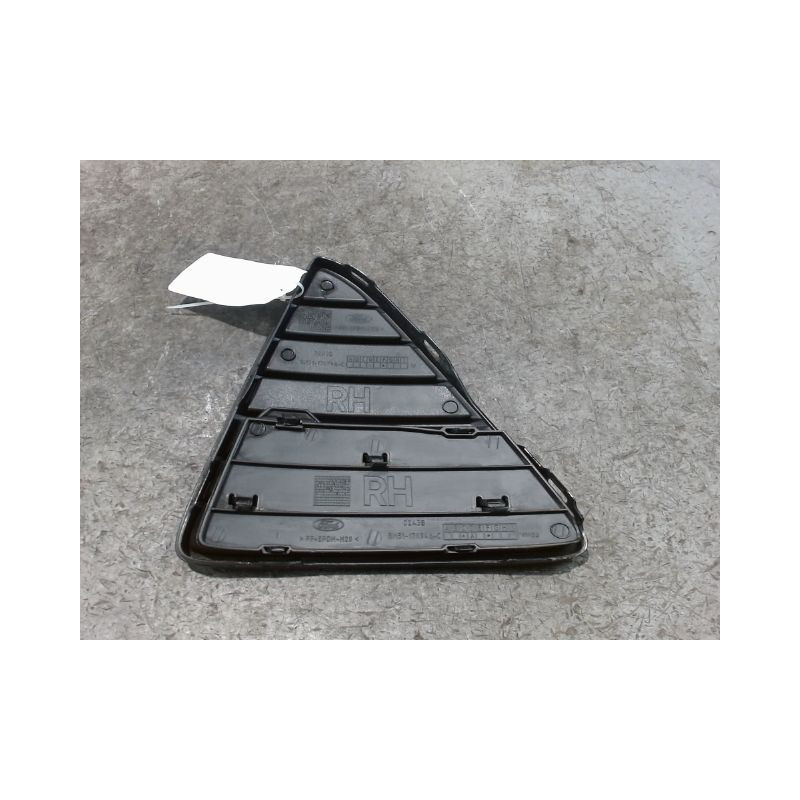 GRILLE VENTILATION PARE-CHOC AVD FORD FOCUS BREAK 2005-