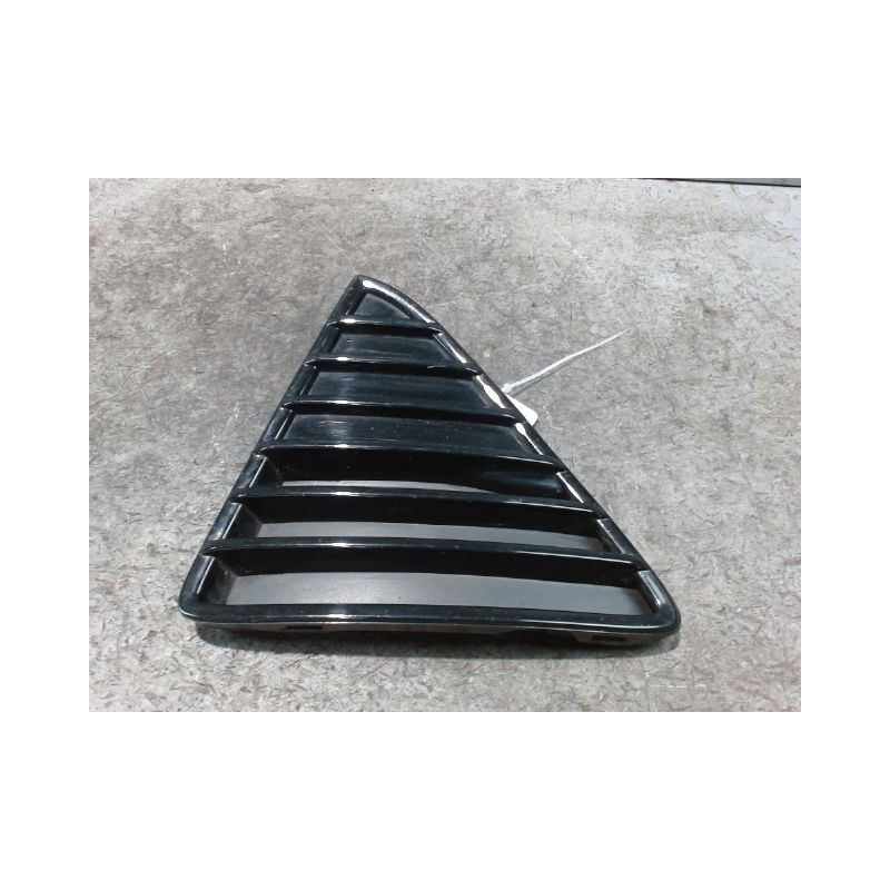 GRILLE VENTILATION PARE-CHOC AVG FORD FOCUS BREAK 2005-