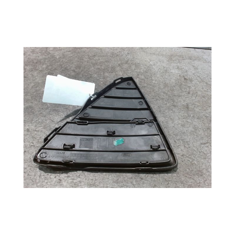 GRILLE VENTILATION PARE-CHOC AVG FORD FOCUS BREAK 2005-
