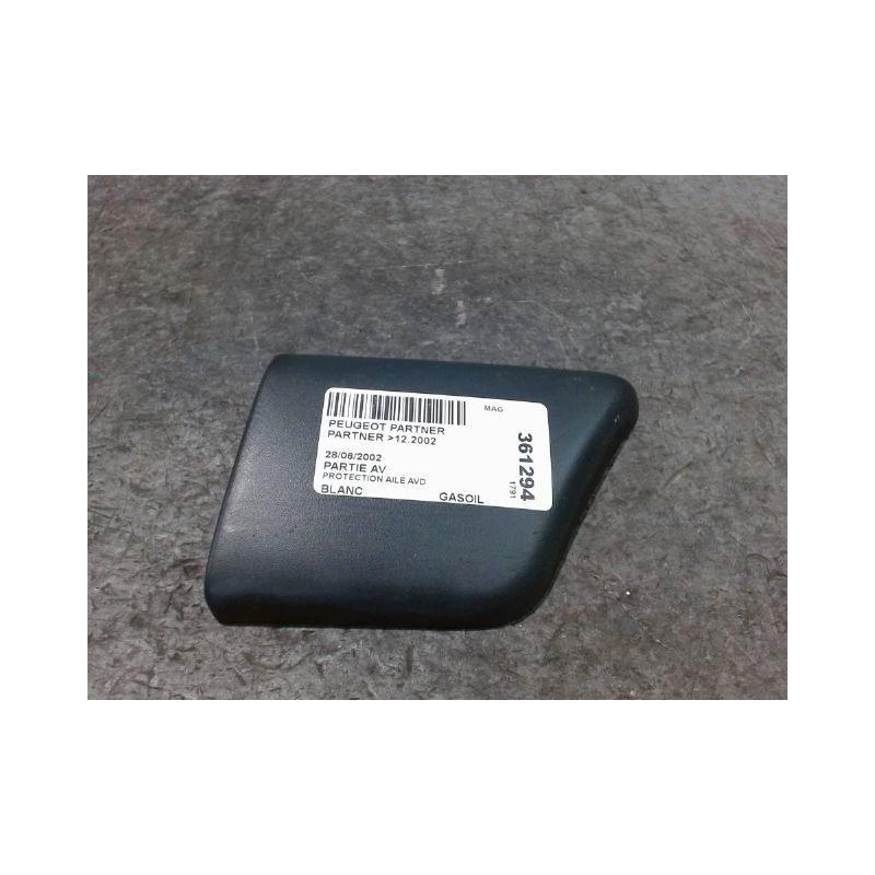 PROTECTION AILE AVANT DROIT PEUGEOT PARTNER -2002
