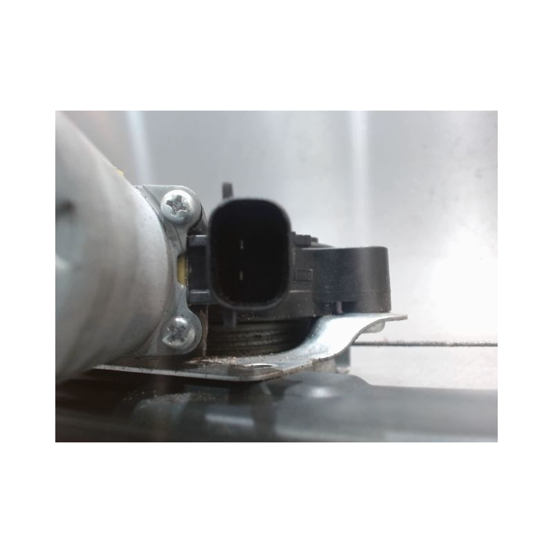 MECANISME+MOTEUR LEVE-GLACE ARRIERE DROIT SSANGYONG TIVOLI