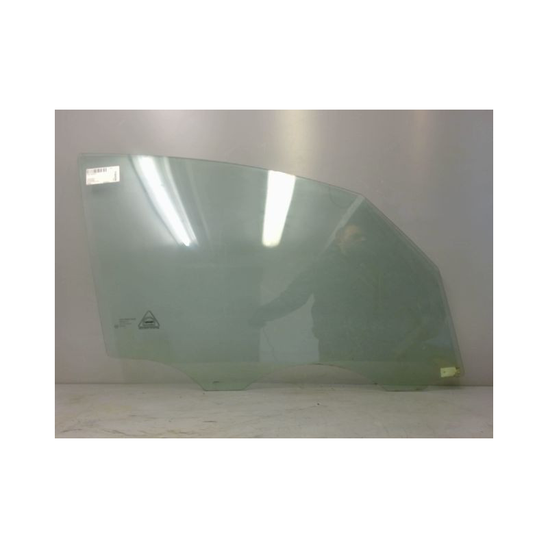 GLACE PORTE AVD KIA VENGA