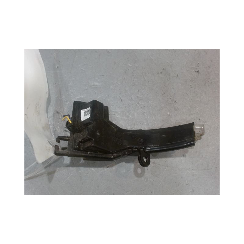 REPETITEUR RETROVISEUR DROIT VOLKSWAGEN POLO
