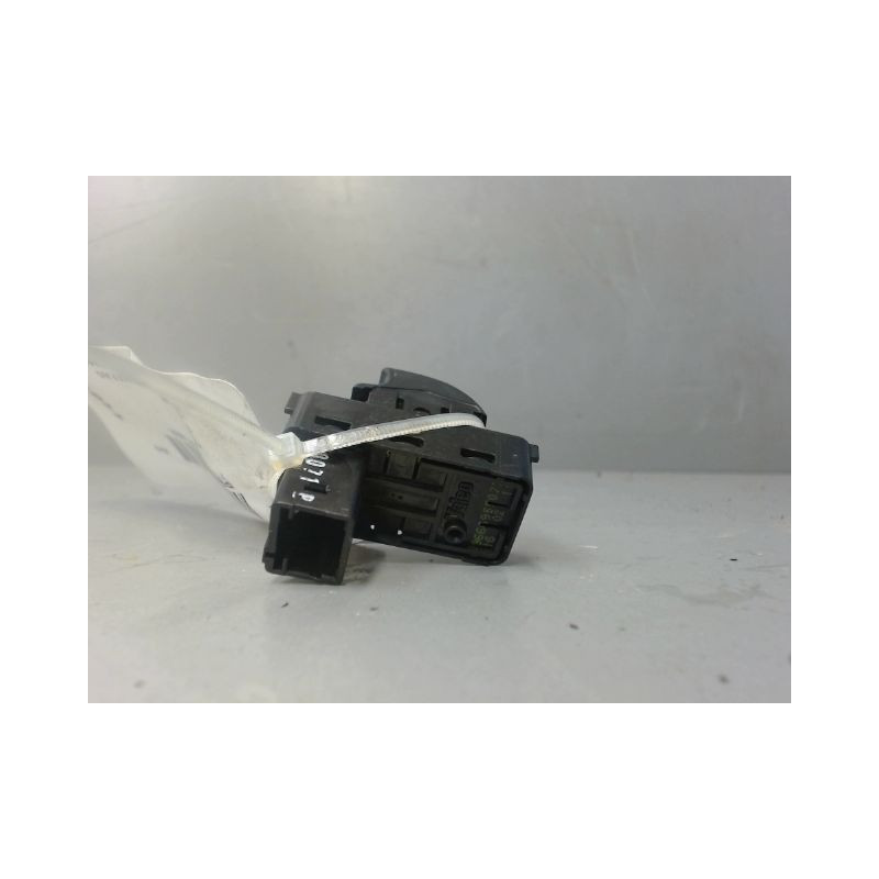 COMMANDE LEVE-GLACE PORTE AVG PEUGEOT PARTNER