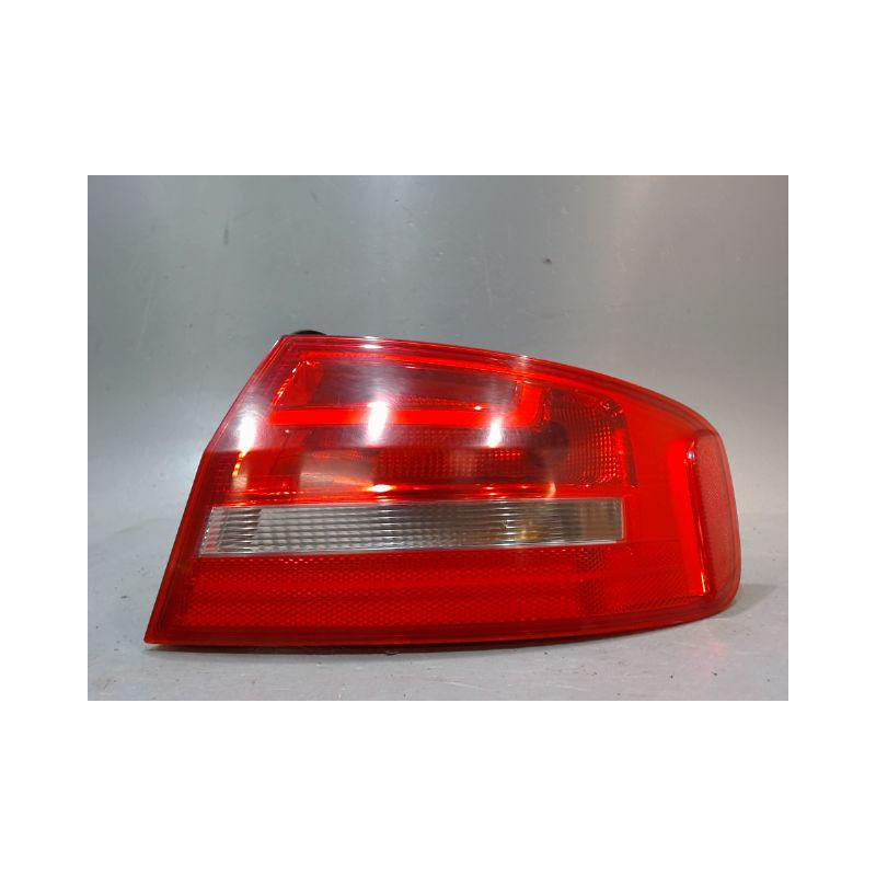 FEU ARRIERE DROIT AUDI A4