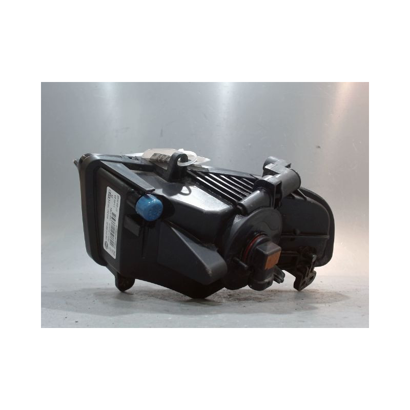PHARE ANTIBROUILLARD AVANT DROIT AUDI A4