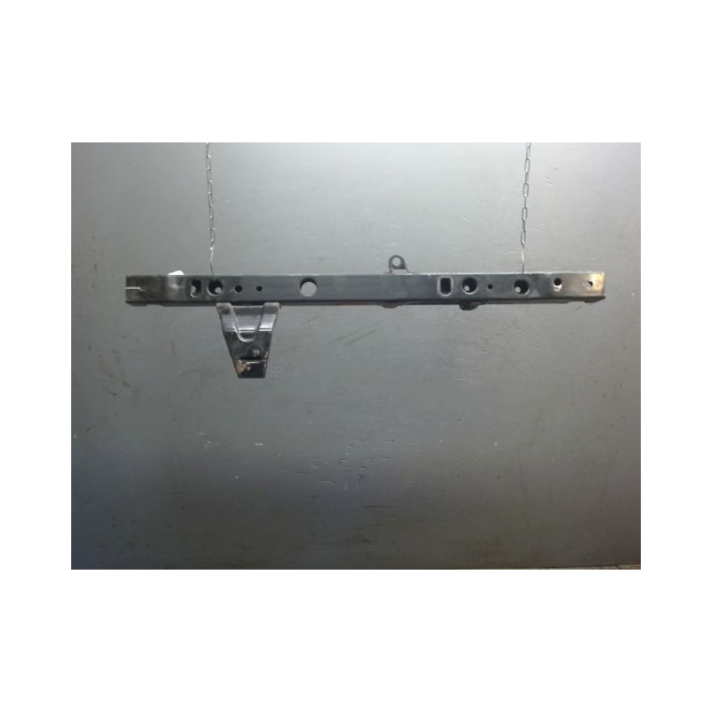 TRAVERSE INFERIEURE ARMATURE AVANT NISSAN JUKE