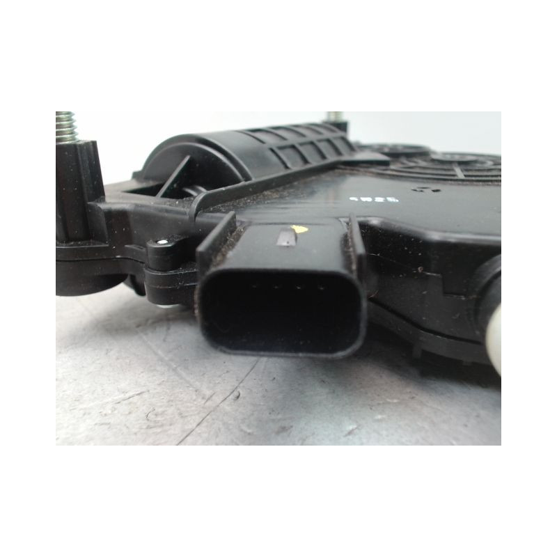 SERRURE HAYON  HYUNDAI TUCSON -04