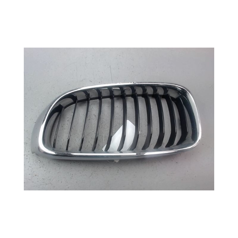 GRILLE CALANDRE GAUCHE BMW SERIE 3