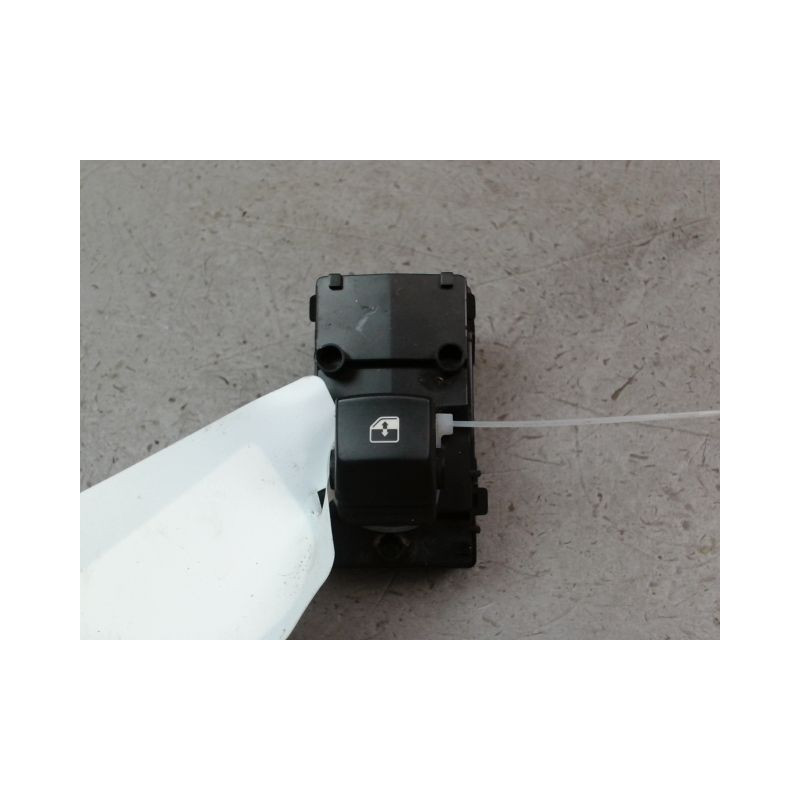 COMMANDE LEVE-GLACE PORTE AVD KIA XCEED
