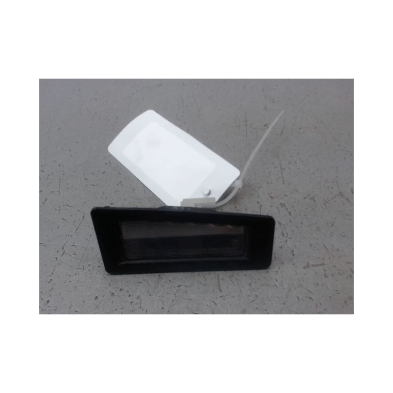 ECLAIREUR PLAQUE DE POLICE DROIT MAZDA CX-3
