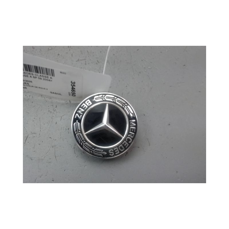 ENJOLIVEUR DE ROUE MERCEDES CLASSE A 2004-