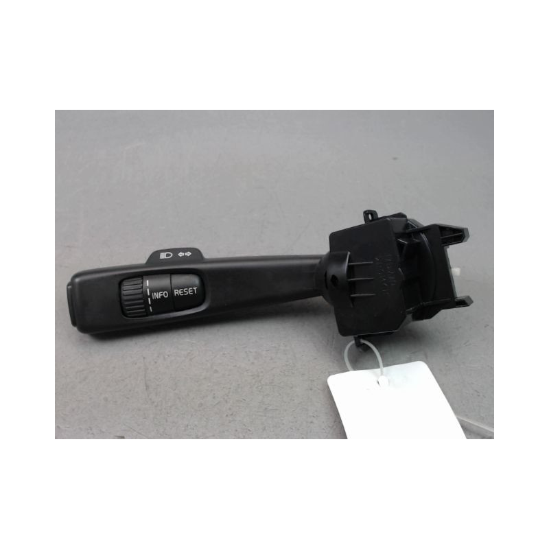 COMMANDE CLIGNOTANT VOLVO V50