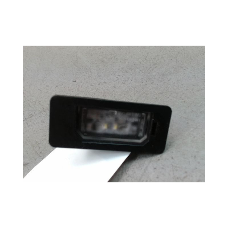 ECLAIREUR PLAQUE DE POLICE DROIT BMW SERIE 1