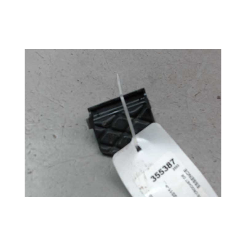 OBTURATEUR COUVRE CROCHET DE BOUCLIER AR FORD FOCUS III 2011-...