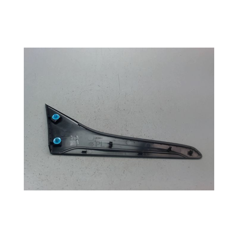ELARGISSEUR AILE AVANT GAUCHE PEUGEOT 108