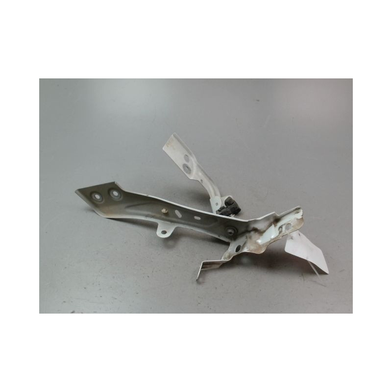 SUPPORT AILE AVD RENAULT MEGANE