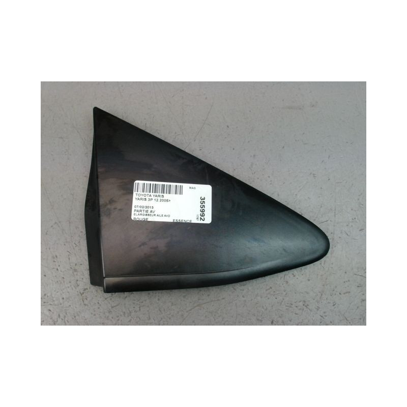 ELARGISSEUR AILE AVANT DROIT TOYOTA YARIS 2005-