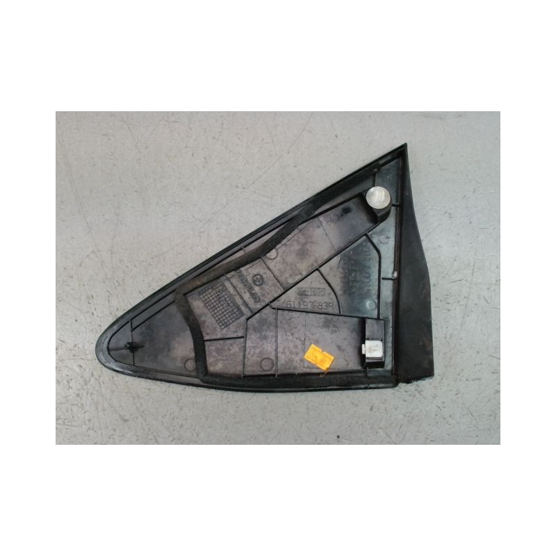 ELARGISSEUR AILE AVANT DROIT TOYOTA YARIS 2005-