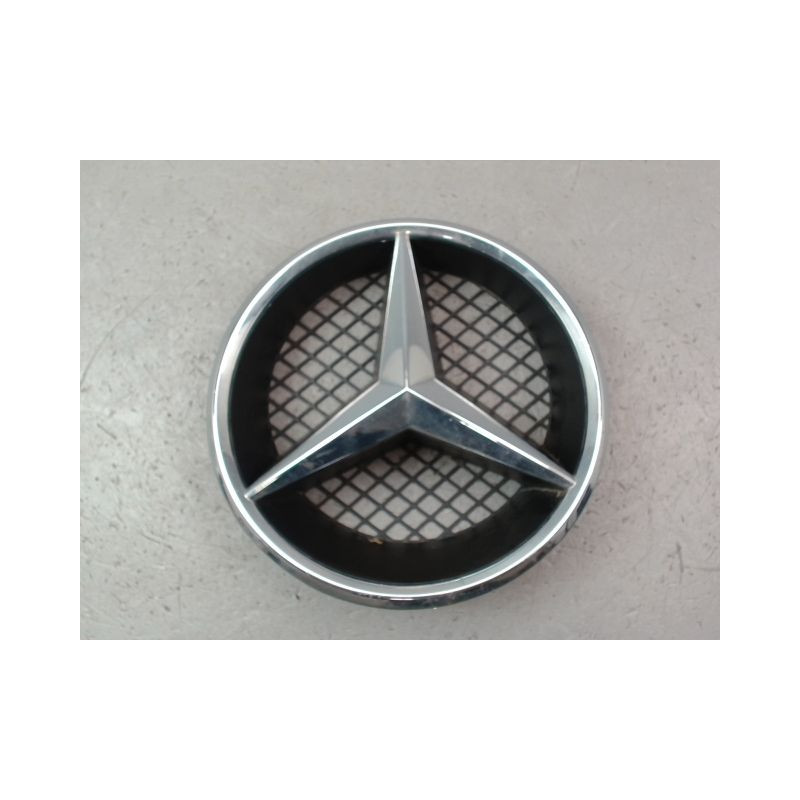 SIGLE CALANDRE MERCEDES CLASSE C BREAK 2004-