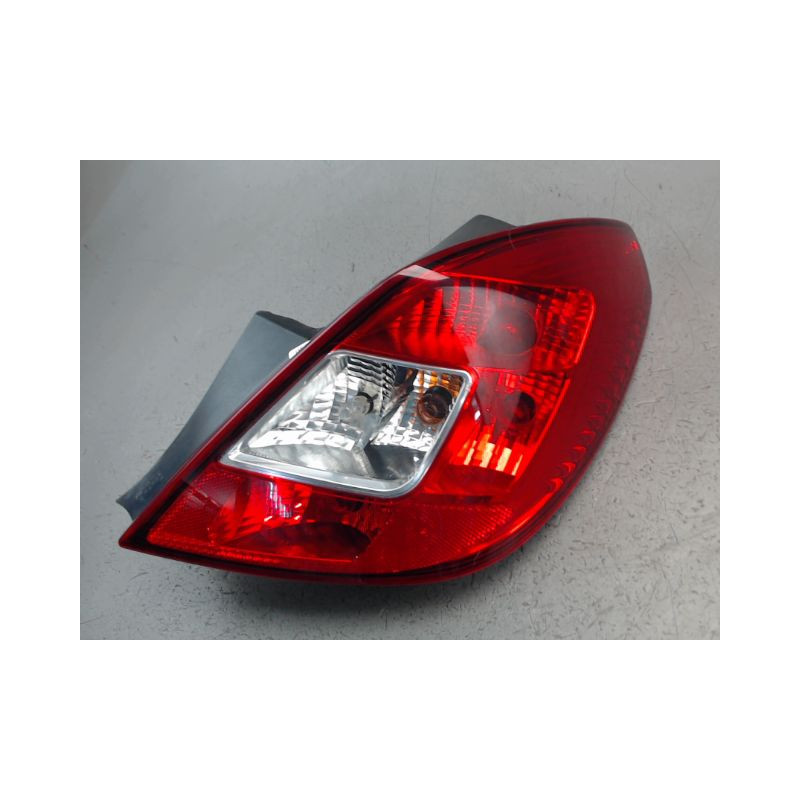 FEU ARRIERE DROIT OPEL CORSA