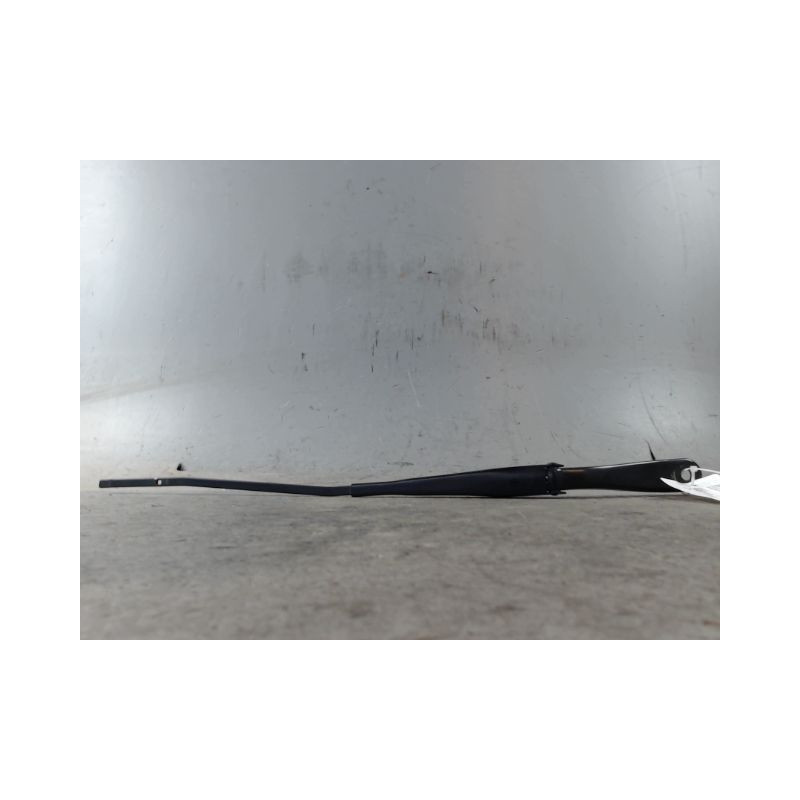 BRAS ESSUIE-GLACE AVANT DROIT DACIA SANDERO 2008-