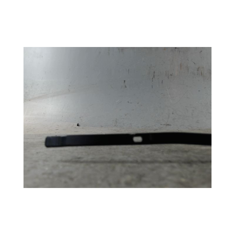 BRAS ESSUIE-GLACE AVANT DROIT DACIA SANDERO 2008-