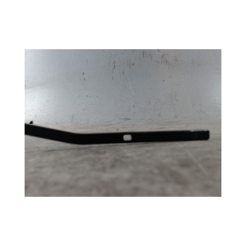 BRAS ESSUIE-GLACE AVANT GAUCHE DACIA SANDERO 2008-