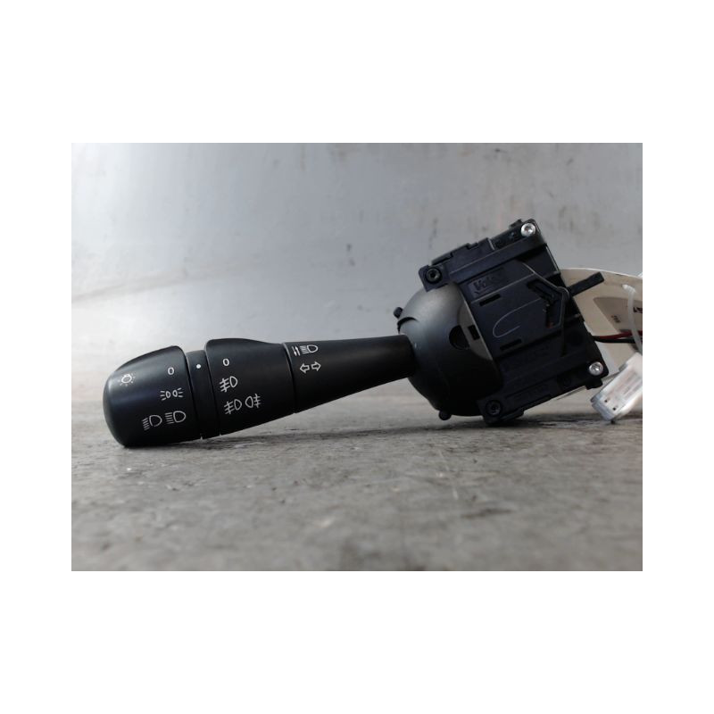 COMMANDE ECLAIRAGE DACIA SANDERO 2008-