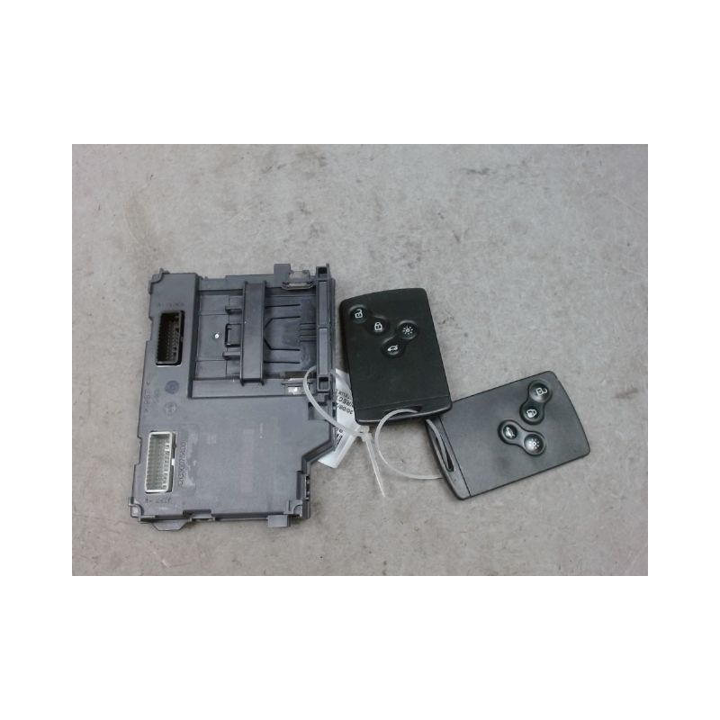 LECTEUR DE CARTE RENAULT CAPTUR