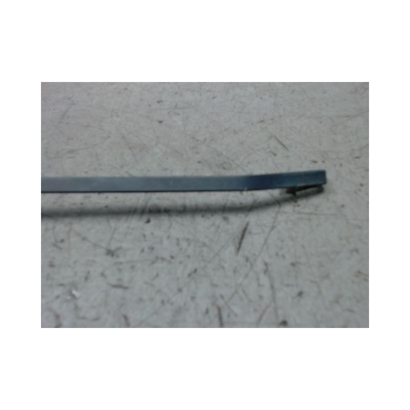 BRAS ESSUIE-GLACE AVANT GAUCHE DACIA SANDERO 2008-