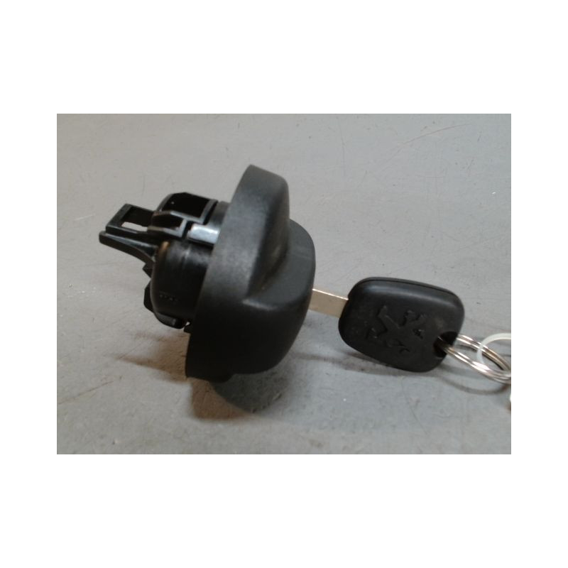 BOUCHON RESERVOIR A CARBURANT PEUGEOT 307 2001-2005