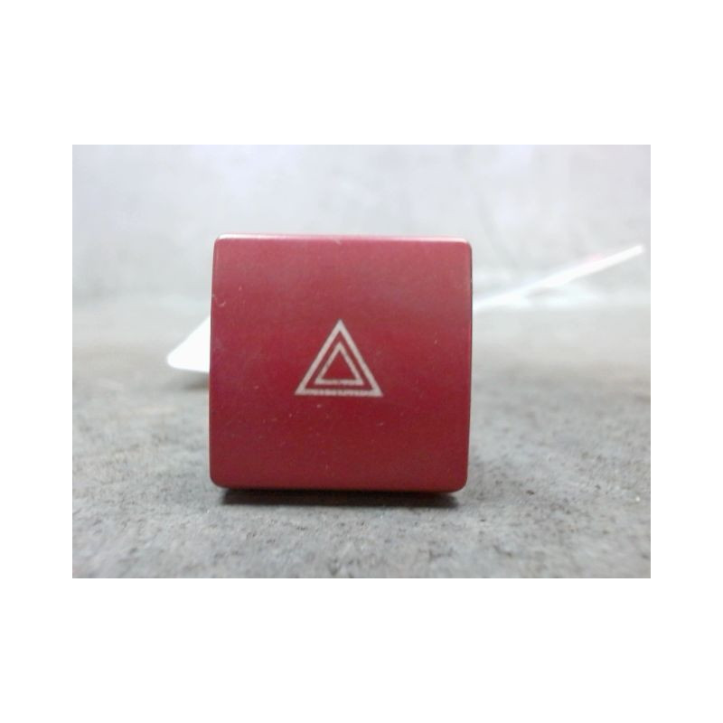 BOUTON DE WARNING CITROEN BERLINGO