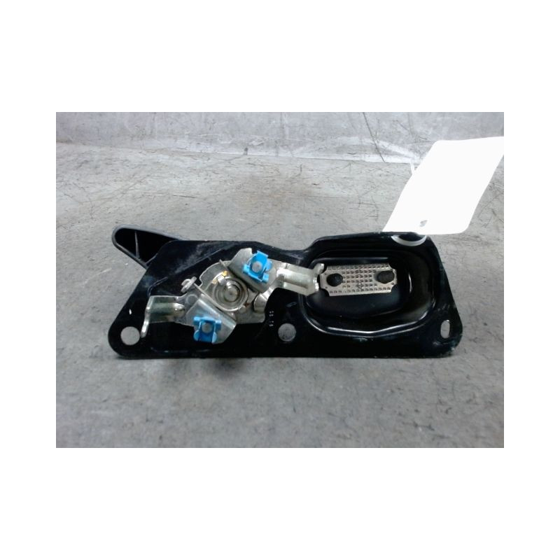 SERRURE PORTE BATTANTE ARRIERE DROIT CITROEN BERLINGO