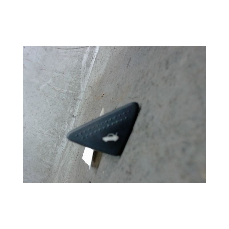 COMMANDE OUVERTURE HAYON FORD FOCUS 98-04