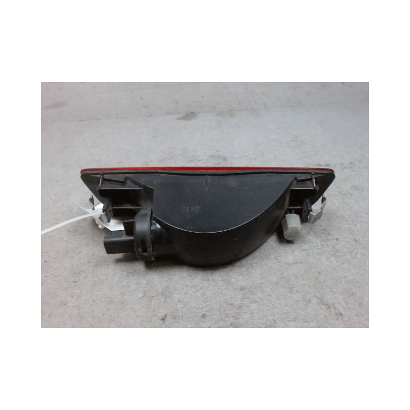 FEU BROUILLARD CENTRAL ARRIERE NISSAN QASHQAI
