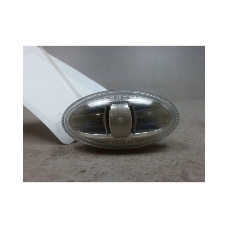 REPETITEUR AILE GAUCHE PEUGEOT PARTNER