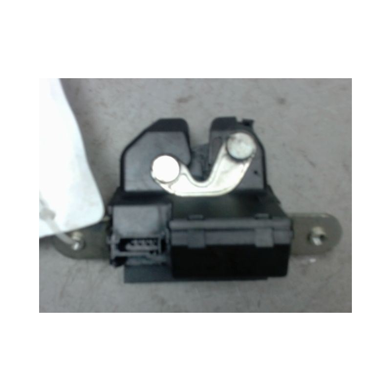 SERRURE HAYON  OPEL CORSA 06-09