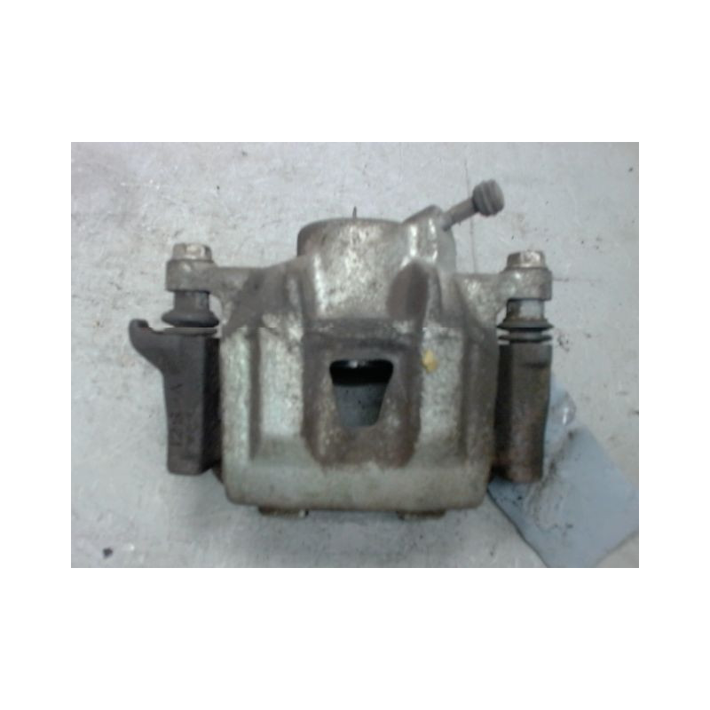 ETRIER DE FREIN ARRIERE DROIT TOYOTA PREVIA -2000