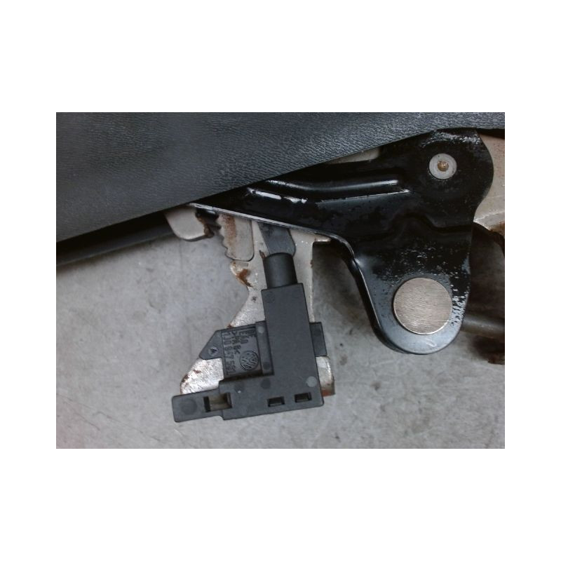 LEVIER FREIN A MAIN AUDI A3 -2000