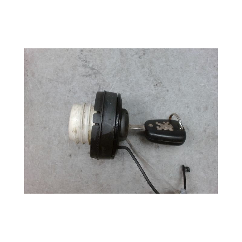BOUCHON RESERVOIR A CARBURANT PEUGEOT 107 5P