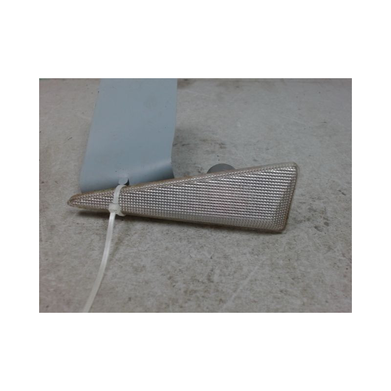 REPETITEUR AILE DROIT RENAULT SCENIC II PH1 02-06