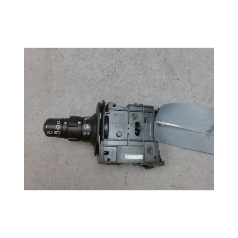 COMMANDE CLIGNOTANT RENAULT SCENIC II PH1 02-06