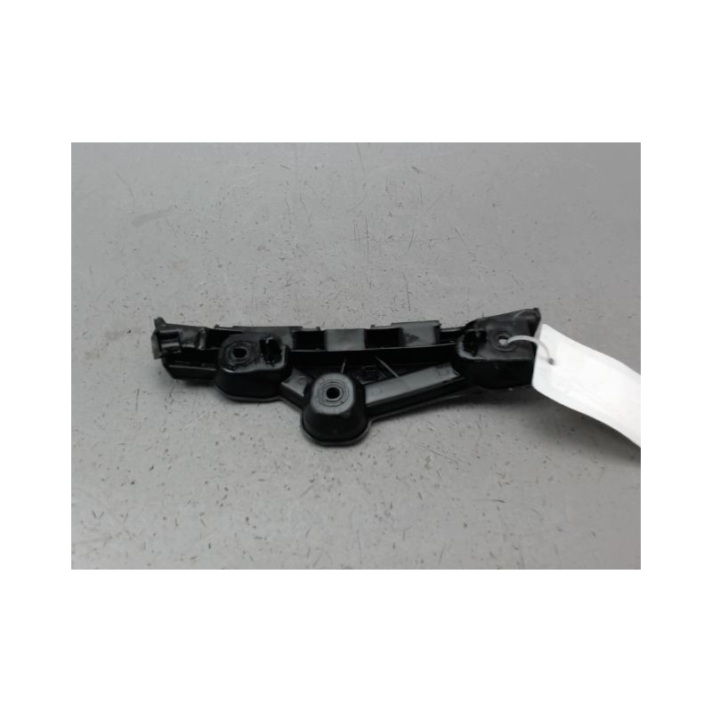 SUPPORT PARE-CHOC AVD DACIA SANDERO