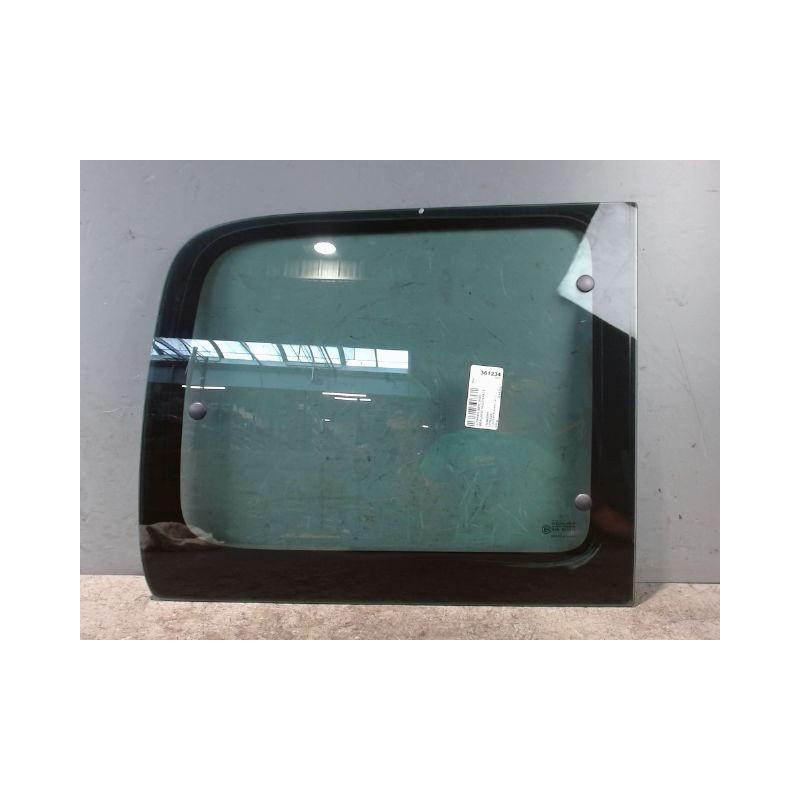 GLACE ARRIERE PANNEAU LATERAL DROIT CITROEN BERLINGO MULTISPACE -2002