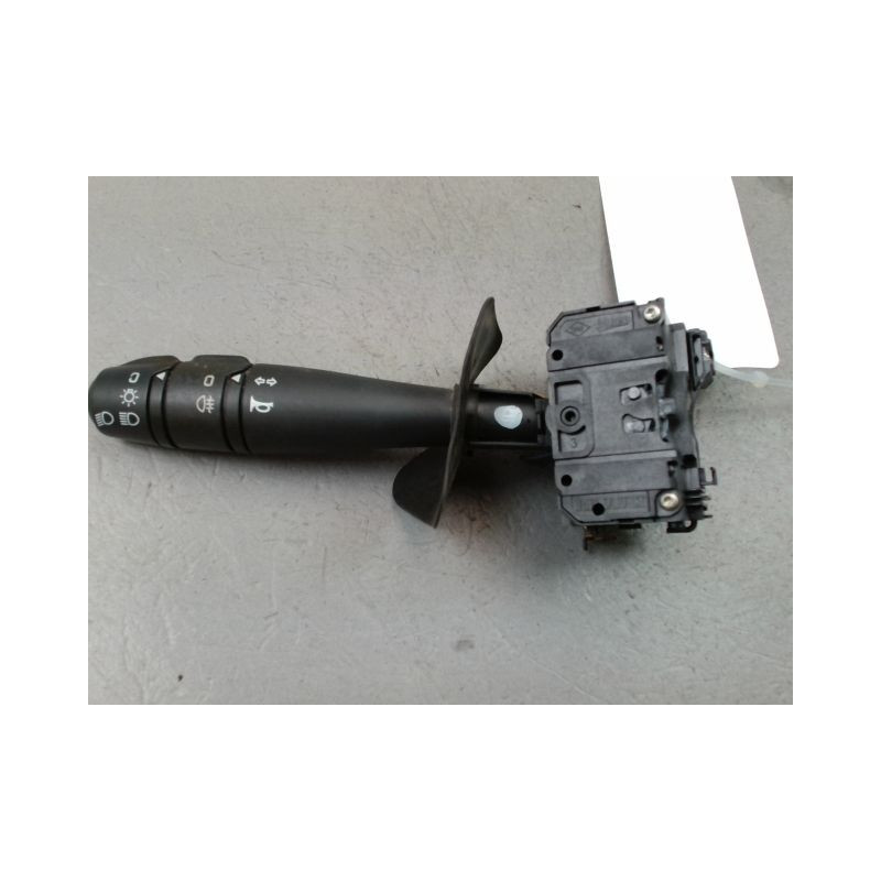COMMANDE ECLAIRAGE DACIA LOGAN MCV I Phase 2 2008-2013